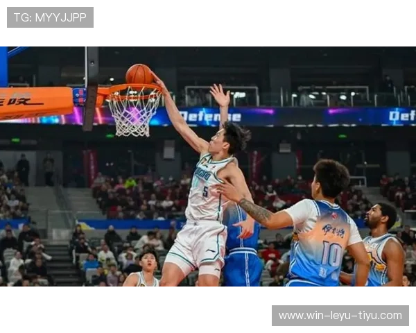 兰德尔挡拆制造错位优于上季 终结更高效