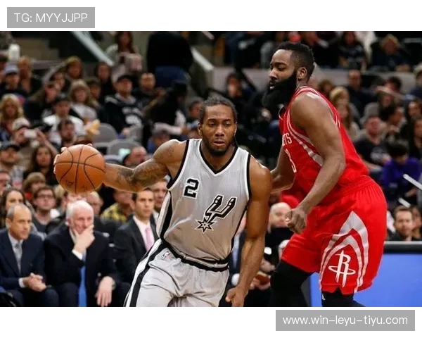 扬尼斯挡拆高效砍下关键分 拉开与伦纳德得分结构差距