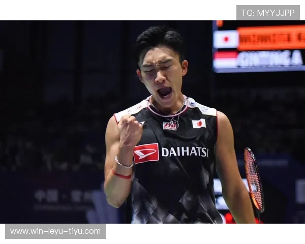 桃田贤斗居然穿得比明星还讲究，球场上的他根本不是那个“运动员”啊