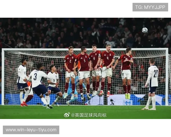 人墙规则：任意球防守球员最小距离与裁判判罚